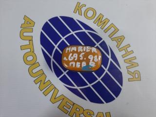 Повторитель в крыло передний правый Toyota Harrier 1998
