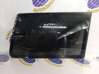 Запчасть стекло собачника правое Nissan Mistral 1996