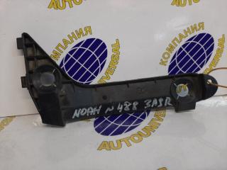 Крепление бампера заднее правое Toyota Town Ace Noah 1997