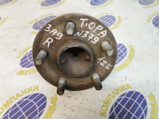 Ступица задняя правая Toyota Opa 2000