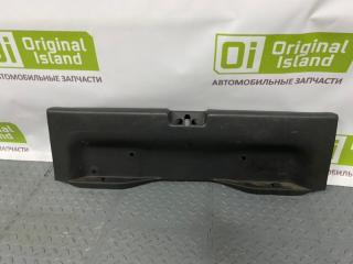 Запчасть накладка замка багажника задняя Mitsubishi Lancer 9 2005
