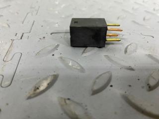 Запчасть реле Mitsubishi Lancer 9 CS седан 4G18 MR538851 контрактная Реле Mitsubishi Lancer 9 CS седан 4G18 MR538851 контрактная