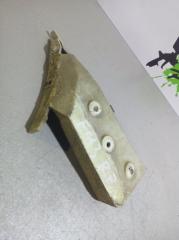 Запчасть кронштейн (крепление) бампера задний правый Ford Focus 1998- 2005