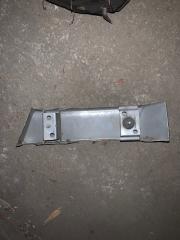 Планка под стоп Nissan Sunny B15 Планка под стоп Nissan Sunny B15