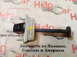Ограничитель двери задний левый Ford Focus 2008