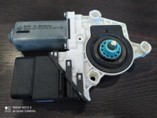 Мотор стеклоподъемника задний правый Skoda Octavia 2004-2013