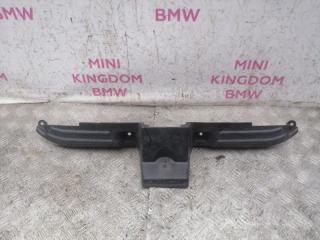 Запчасть кожух замка капота Mitsubishi Outlander 2005