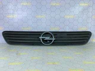 Решетка радиатора Opel Astra
