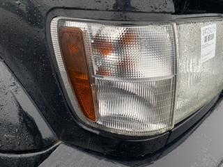 Габарит передний правый ISUZU Bighorn 1999