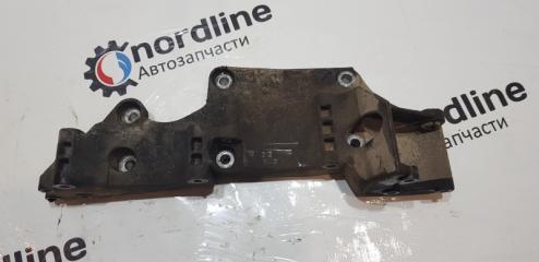 Запчасть кронштейн генератора Volkswagen Bora 2000